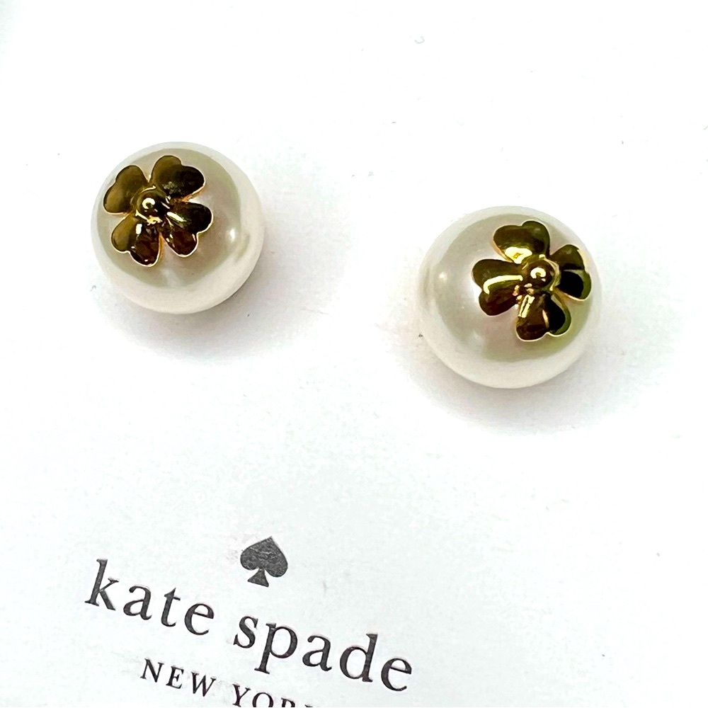 Kate Spade Pearls on Pearls stud earrings NWT/ NIB - Picture 3 of 5
